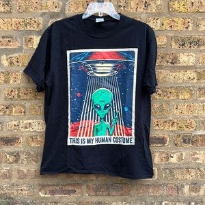 Alien Graphic Tee!!